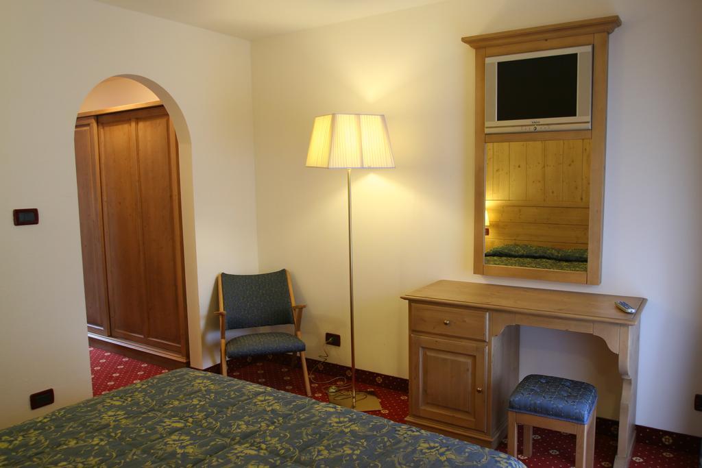 Gh Hotel Monzoni Pozza di Fassa Eksteriør bilde