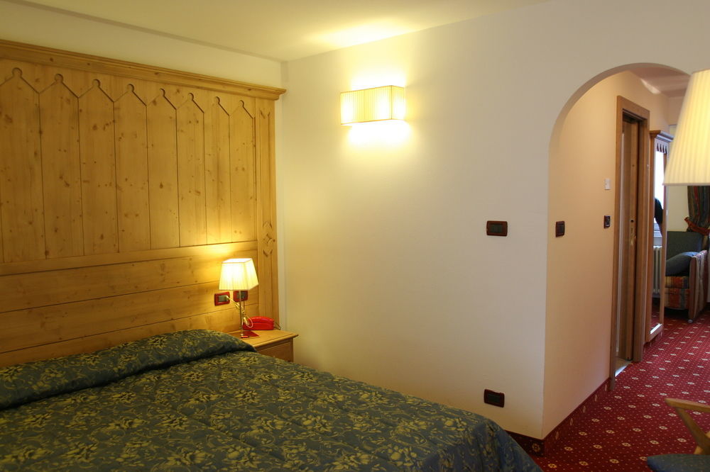 Gh Hotel Monzoni Pozza di Fassa Eksteriør bilde
